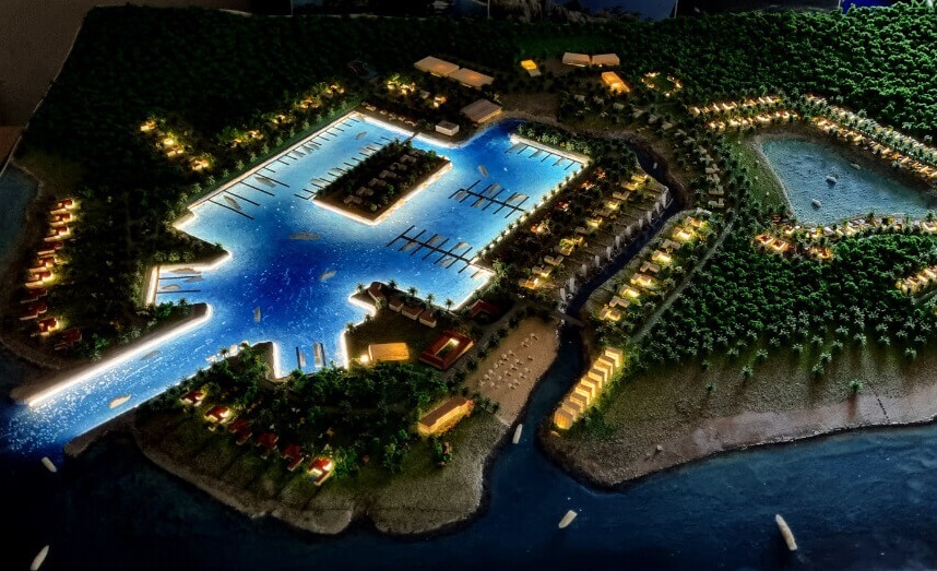  Bahamas Resort Scale Model